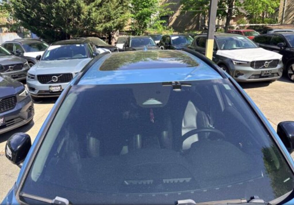 Used 2024 Volvo XC40 B5 Core SUV