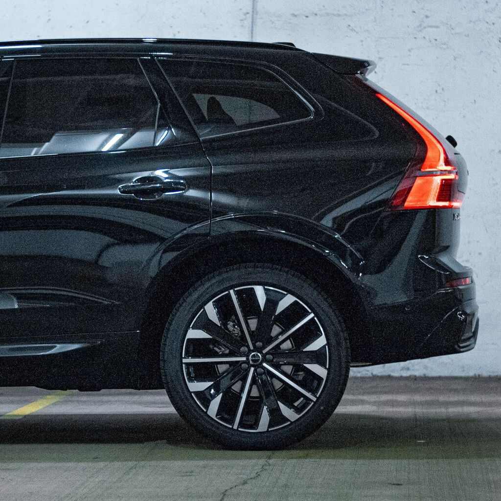 New 2026 Volvo XC60 B5 Ultra SUV