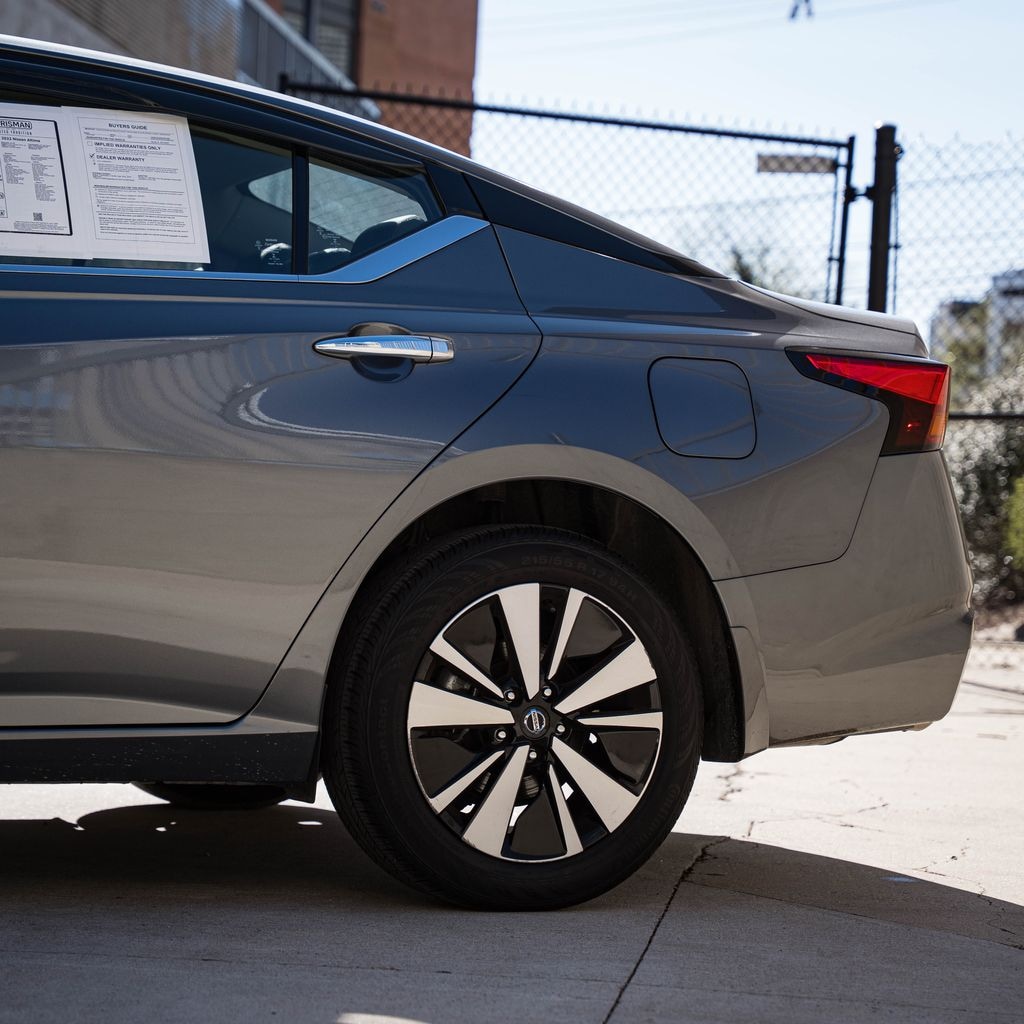 Used 2022 Nissan Altima 2.5 SL Sedan