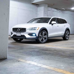 2026 Volvo V60 Cross Country B5 Plus Wagon
