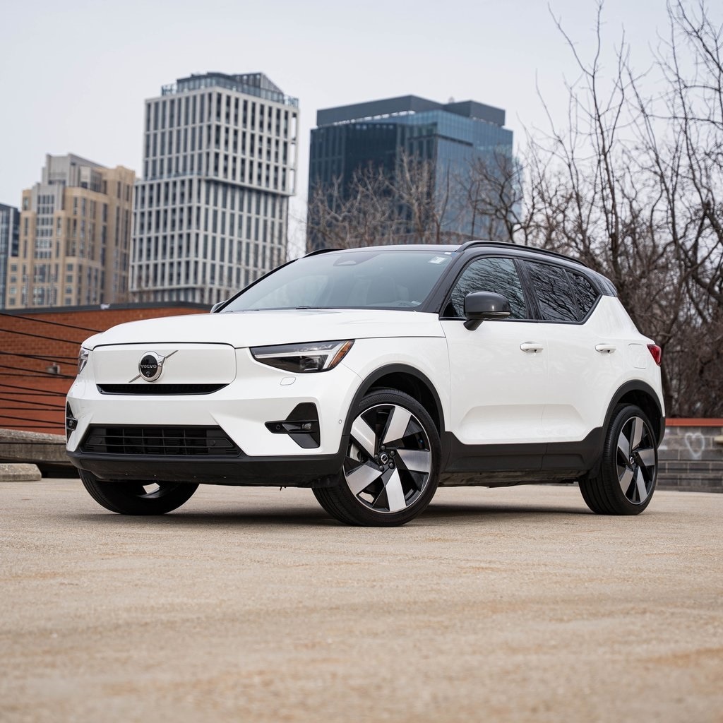 2024 Volvo XC40 Ultimate's photo