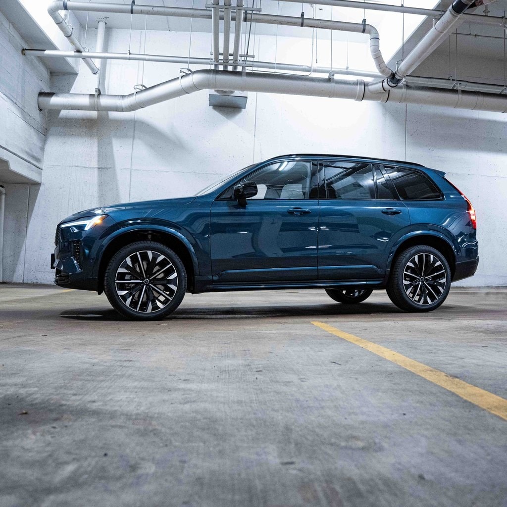 New 2026 Volvo XC90 B6 Ultra Dark Theme 7-Seater SUV