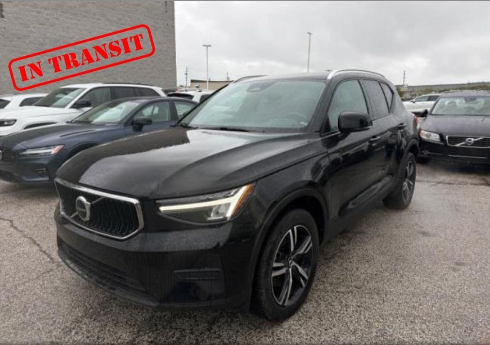 2023 Volvo XC40 B5 Core AWD's photo