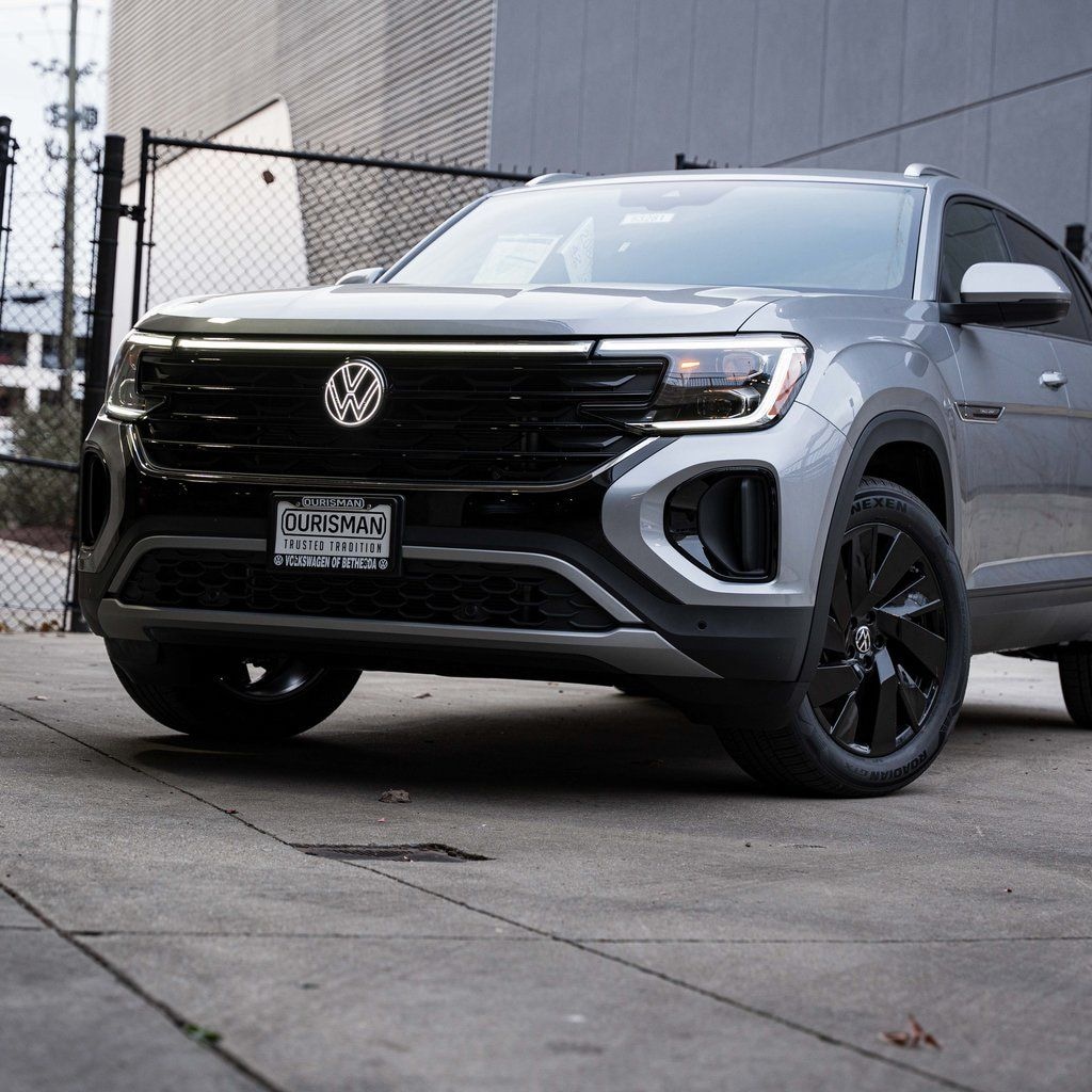 New 2026 Volkswagen Atlas Cross Sport 2.0T SE w/Technology SUV