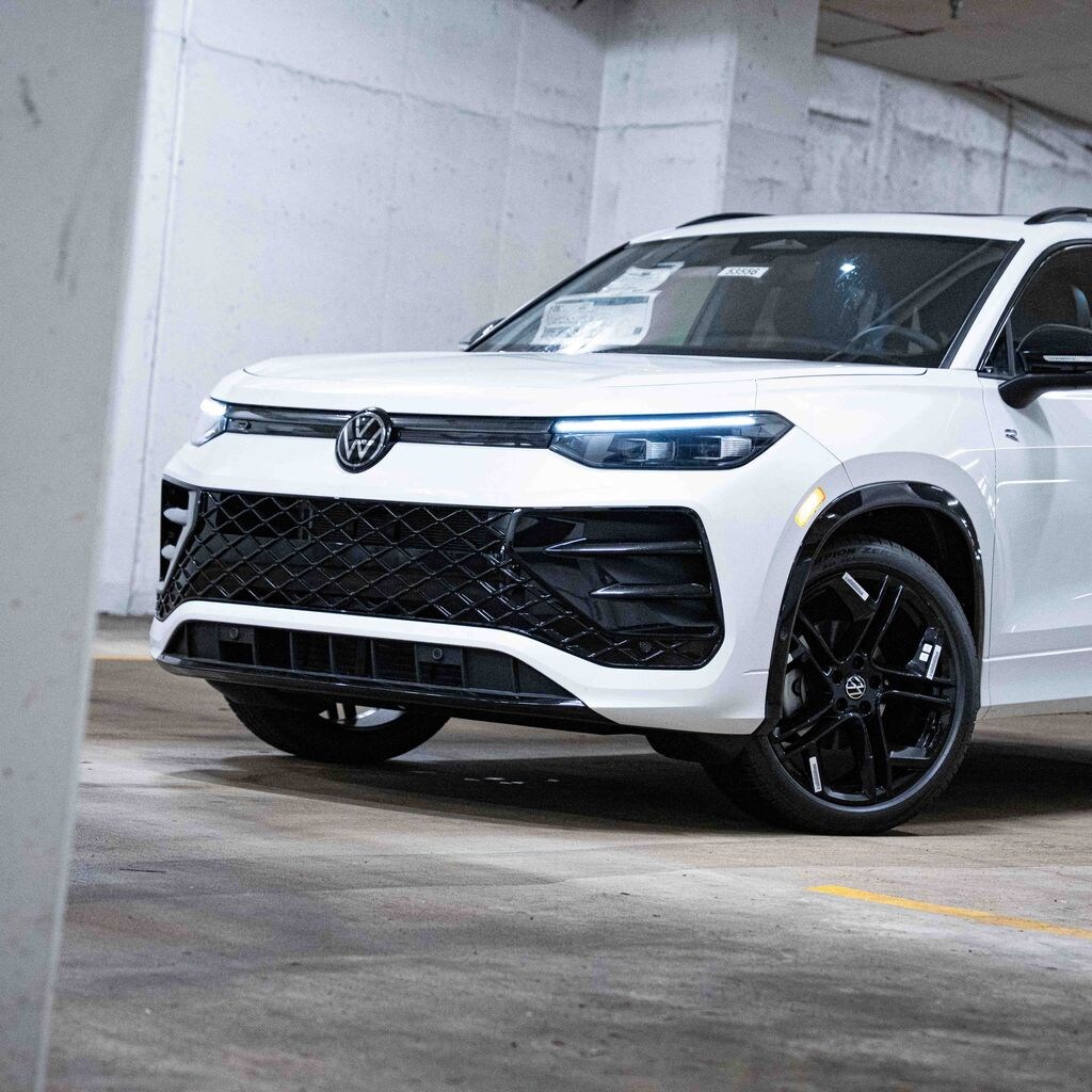 New 2026 Volkswagen Tiguan 2.0T SE R-Line Black SUV