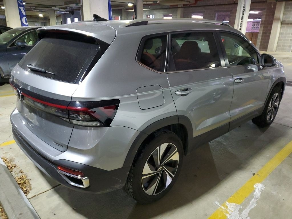 Used 2025 Volkswagen Taos 1.5T SE SUV