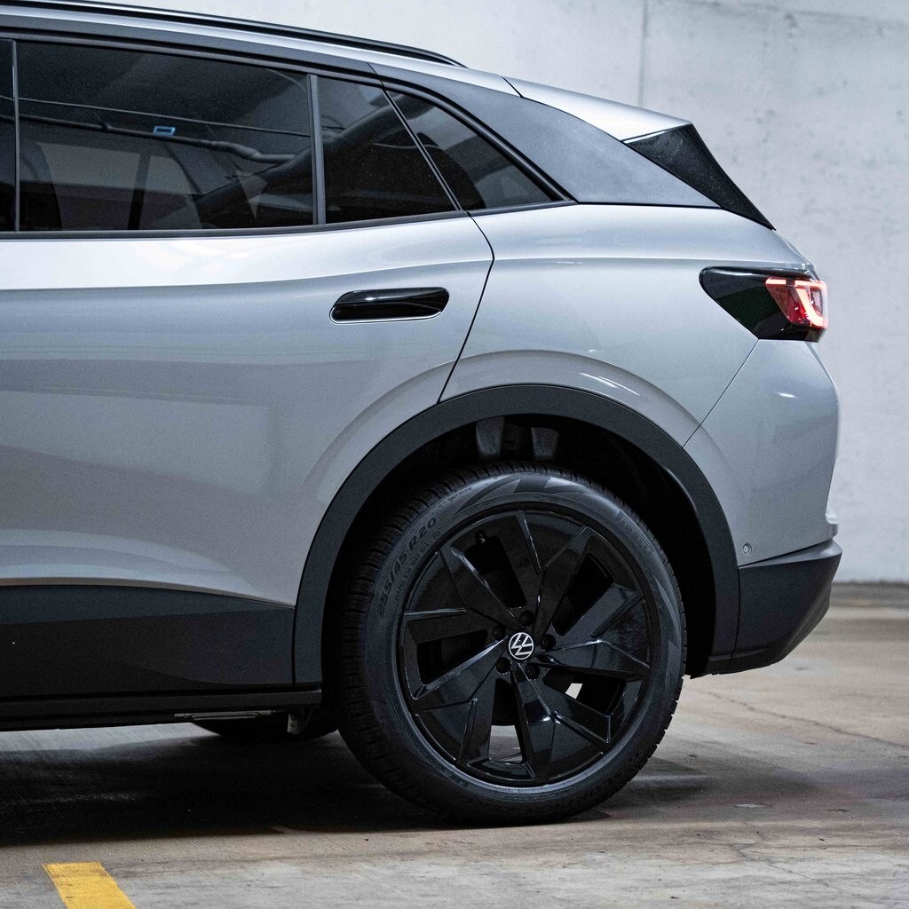 2025 Volkswagen ID.4 Pro S photo 2