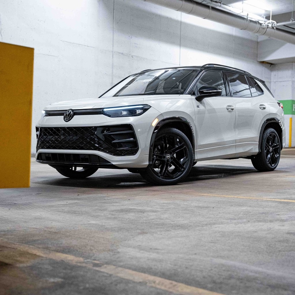 New 2025 Volkswagen Tiguan 2.0T SE R-Line Black SUV