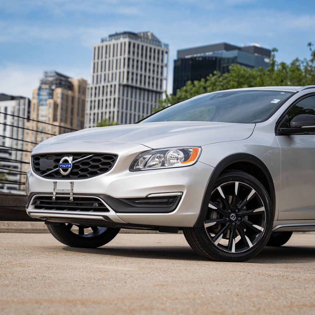 Used 2018 Volvo V60 Base with VIN YV440MWK4J2052025 for sale in Bethesda, MD
