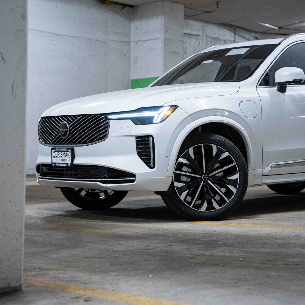 New 2025 Volvo XC90 plug-in hybrid T8 (2025.5) Plus 7-Seater SUV
