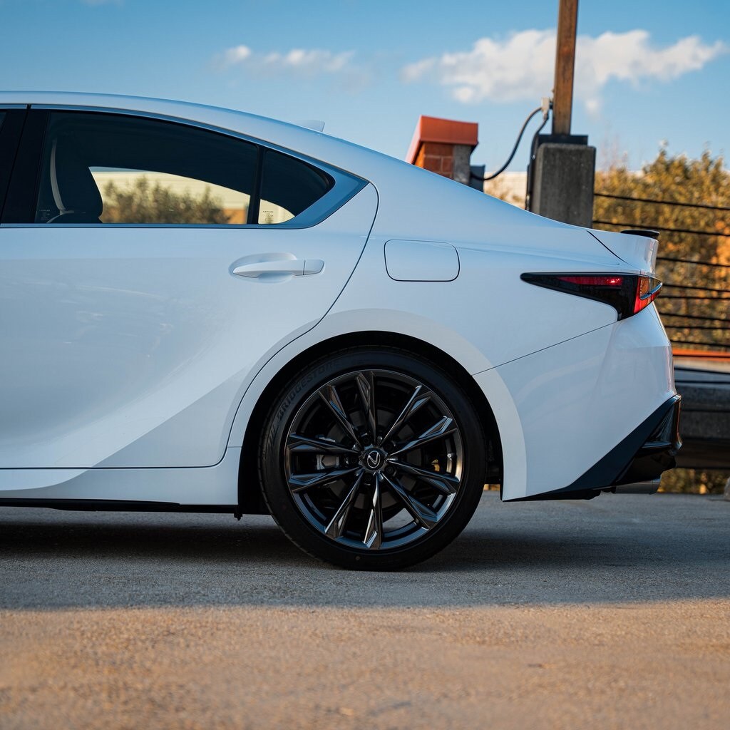 2022 Lexus IS 350 F SPORT photo 4