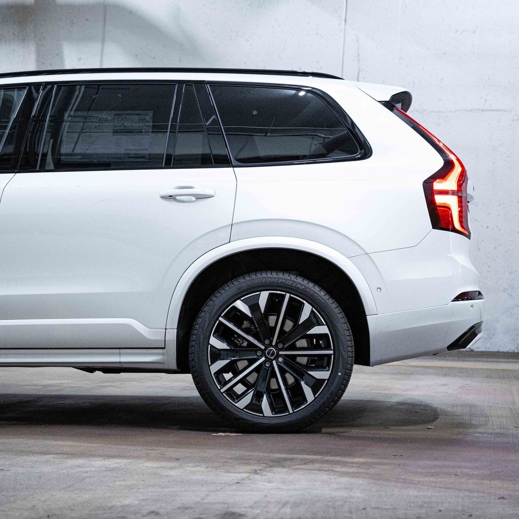 New 2026 Volvo XC90 B6 Ultra Dark Theme 7-Seater SUV