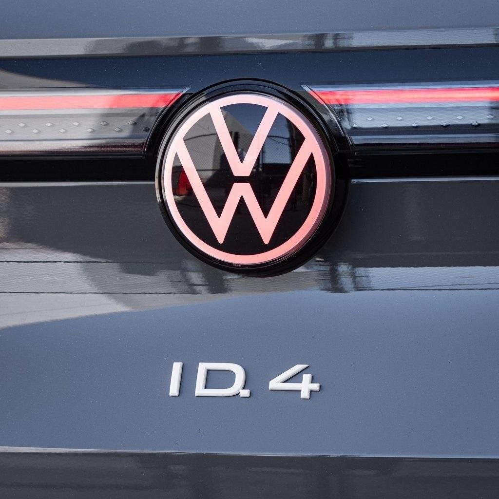 2025 Volkswagen ID.4 Pro Plus photo 4