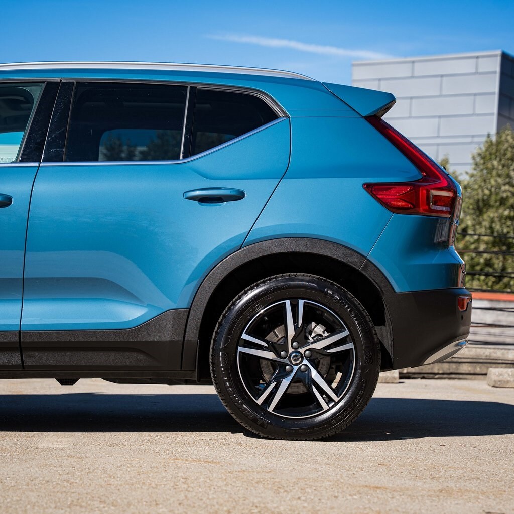 2025 Volvo XC40 Core photo 4