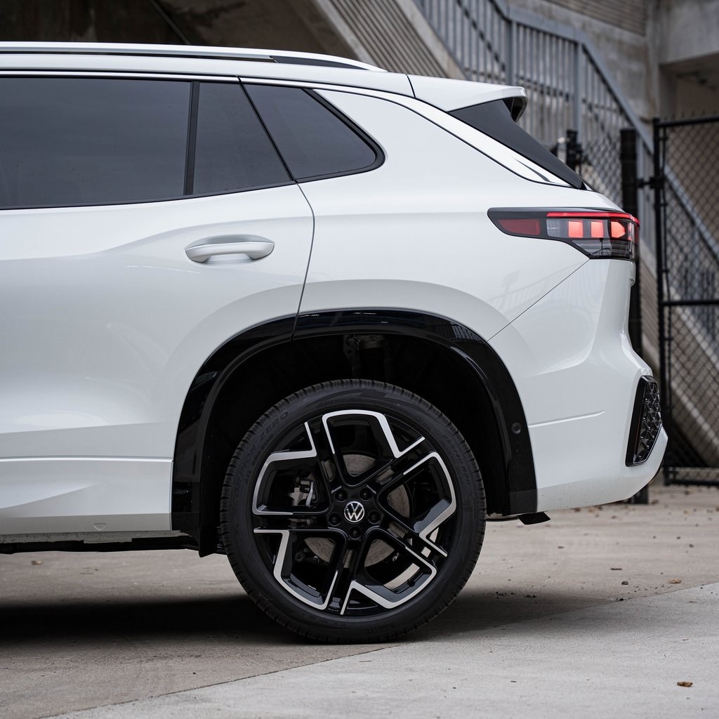 New 2026 Volkswagen Tiguan 2.0T SEL R-Line Turbo SUV