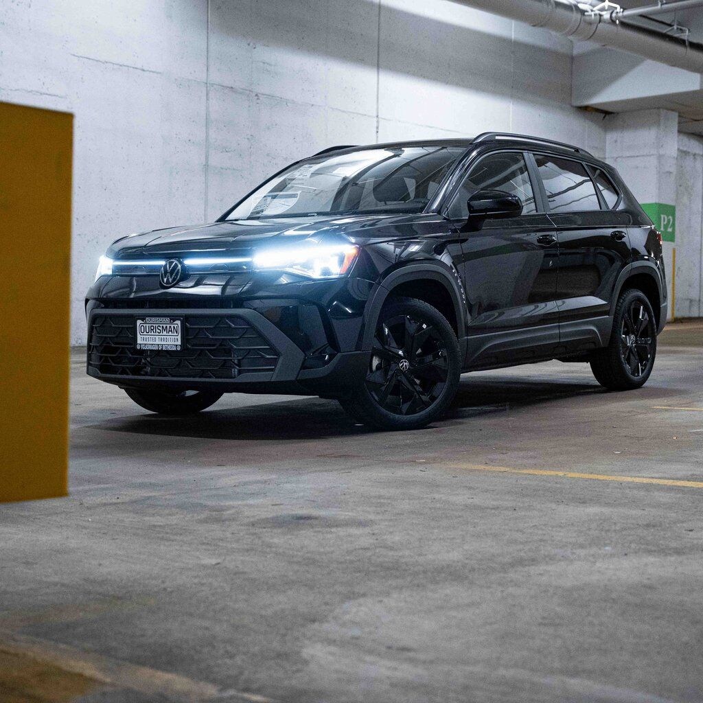 New 2026 Volkswagen Taos 1.5T SE Black SUV