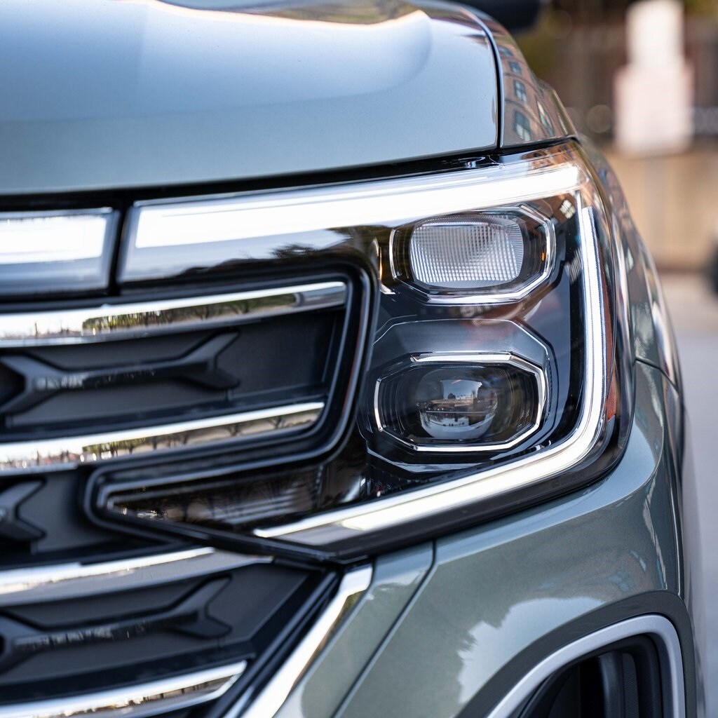 2026 Volkswagen Atlas SE Technology photo 2