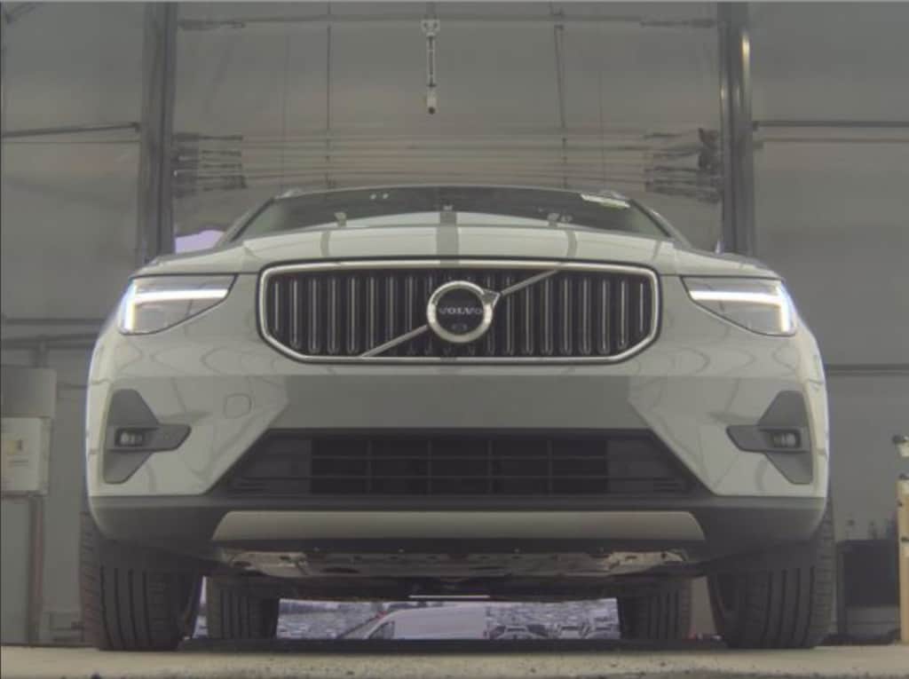 Used 2025 Volvo XC40 B5 Plus Bright Theme SUV