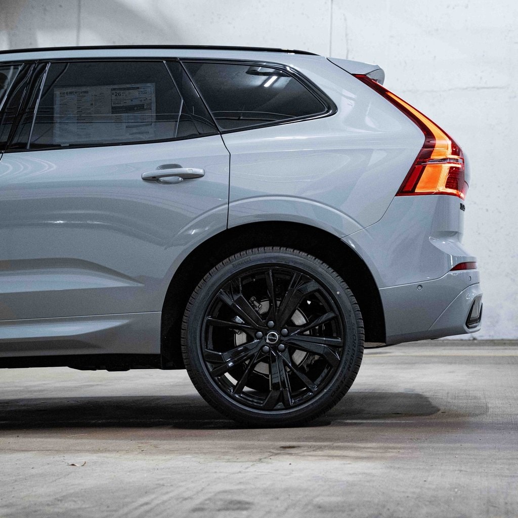 New 2026 Volvo XC60 B5 Ultra Black Edition SUV