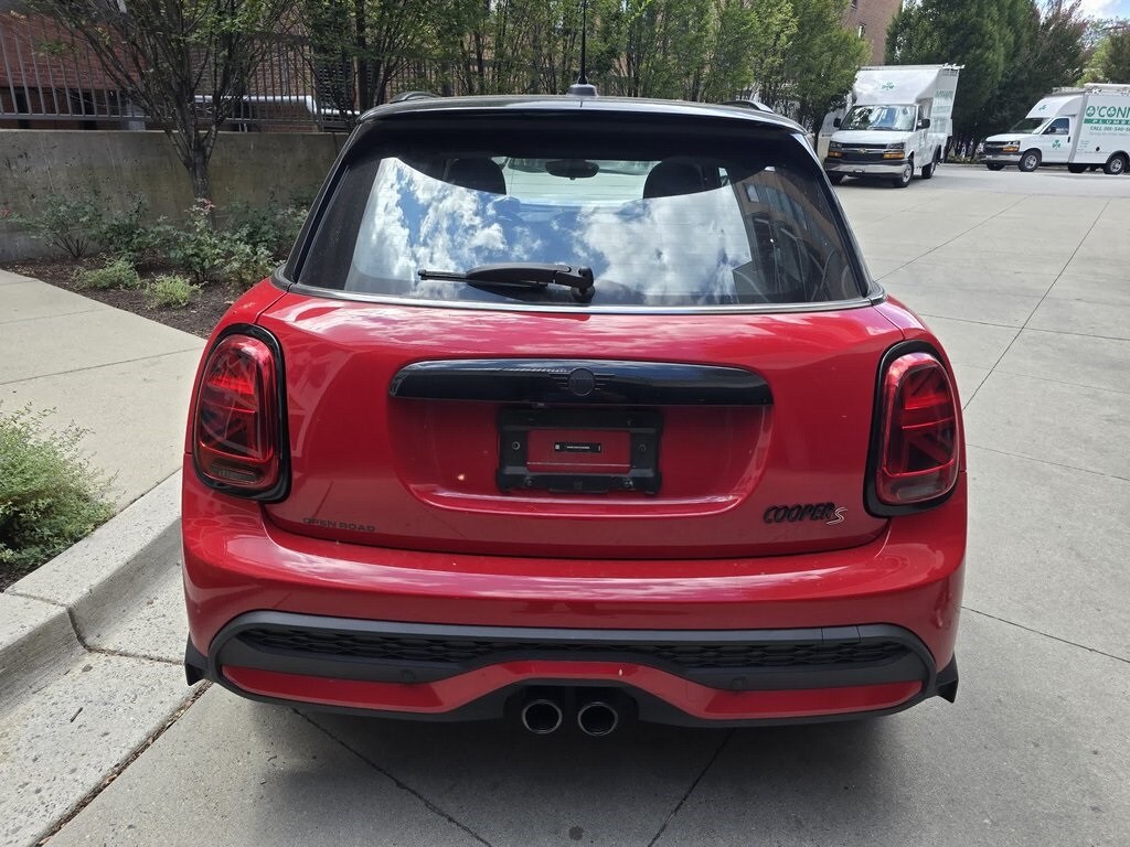 2024 Mini Cooper 4 Door Hardtop S Iconic photo 4
