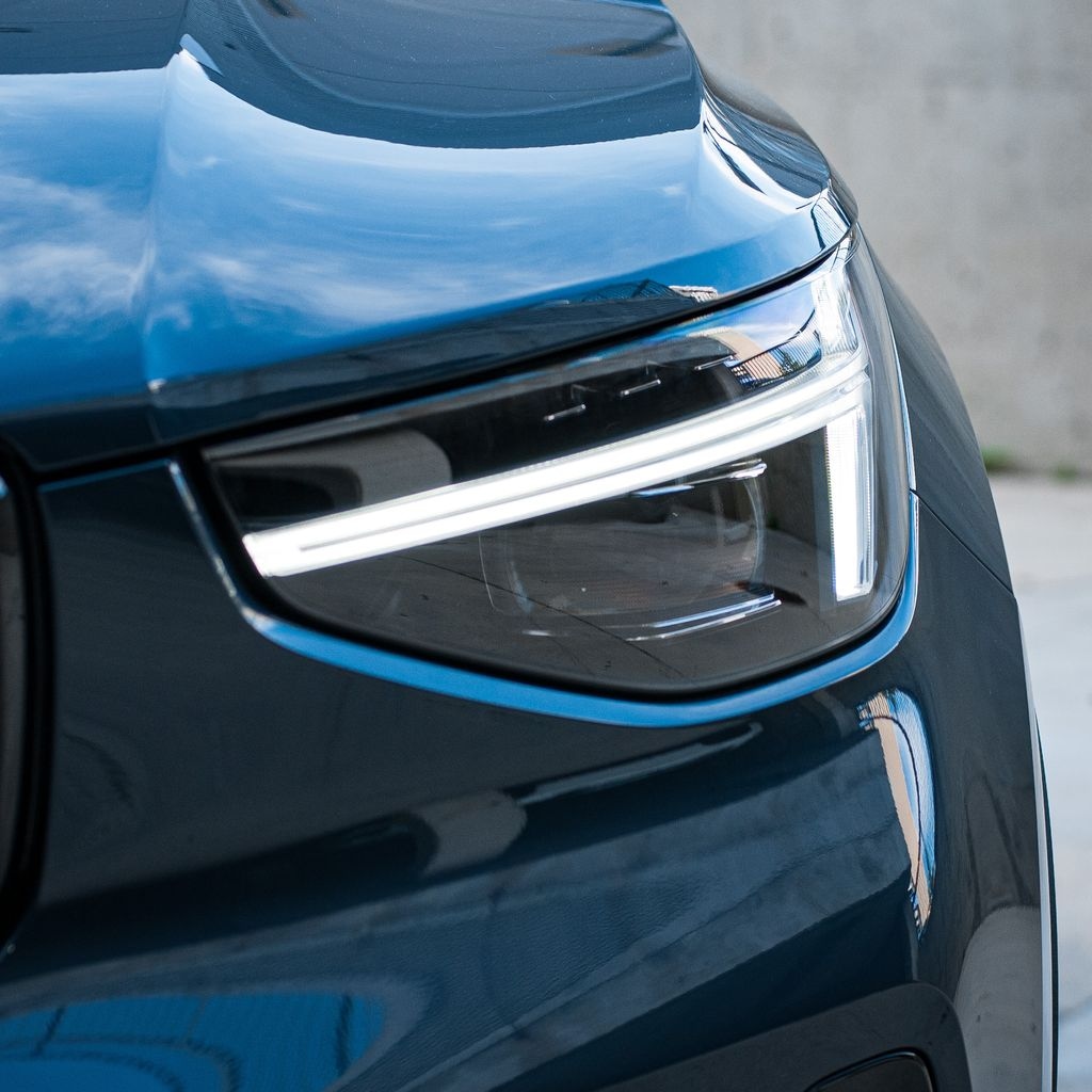 New 2026 Volvo XC40 B5 Plus SUV
