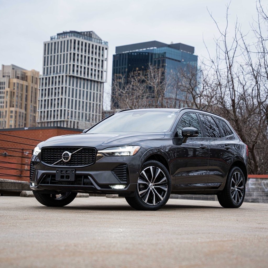2024 Volvo XC60 Plus's photo