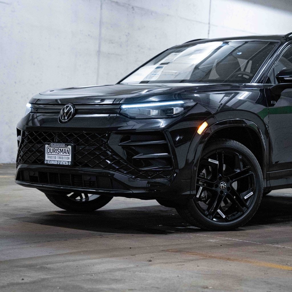 New 2026 Volkswagen Tiguan 2.0T SE R-Line Black SUV