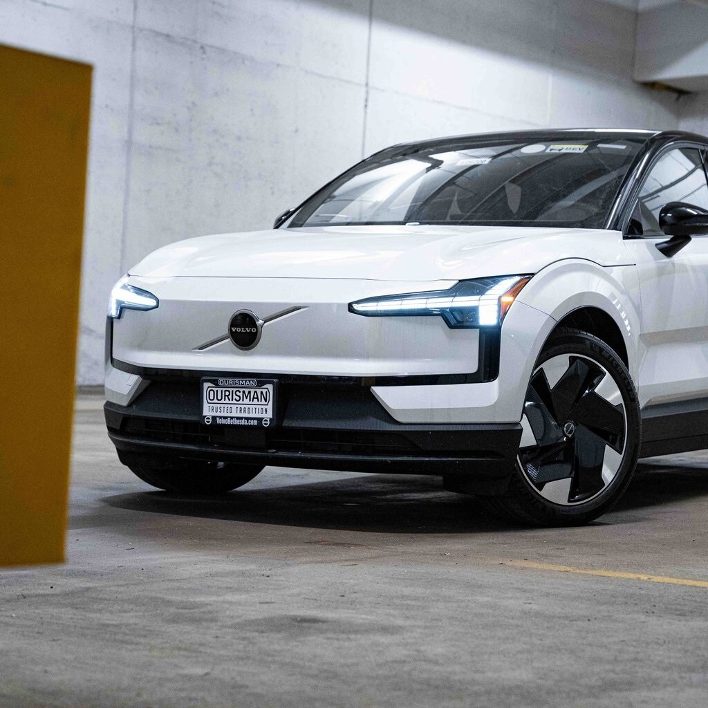 New 2025 Volvo EX30 Twin Motor Plus SUV