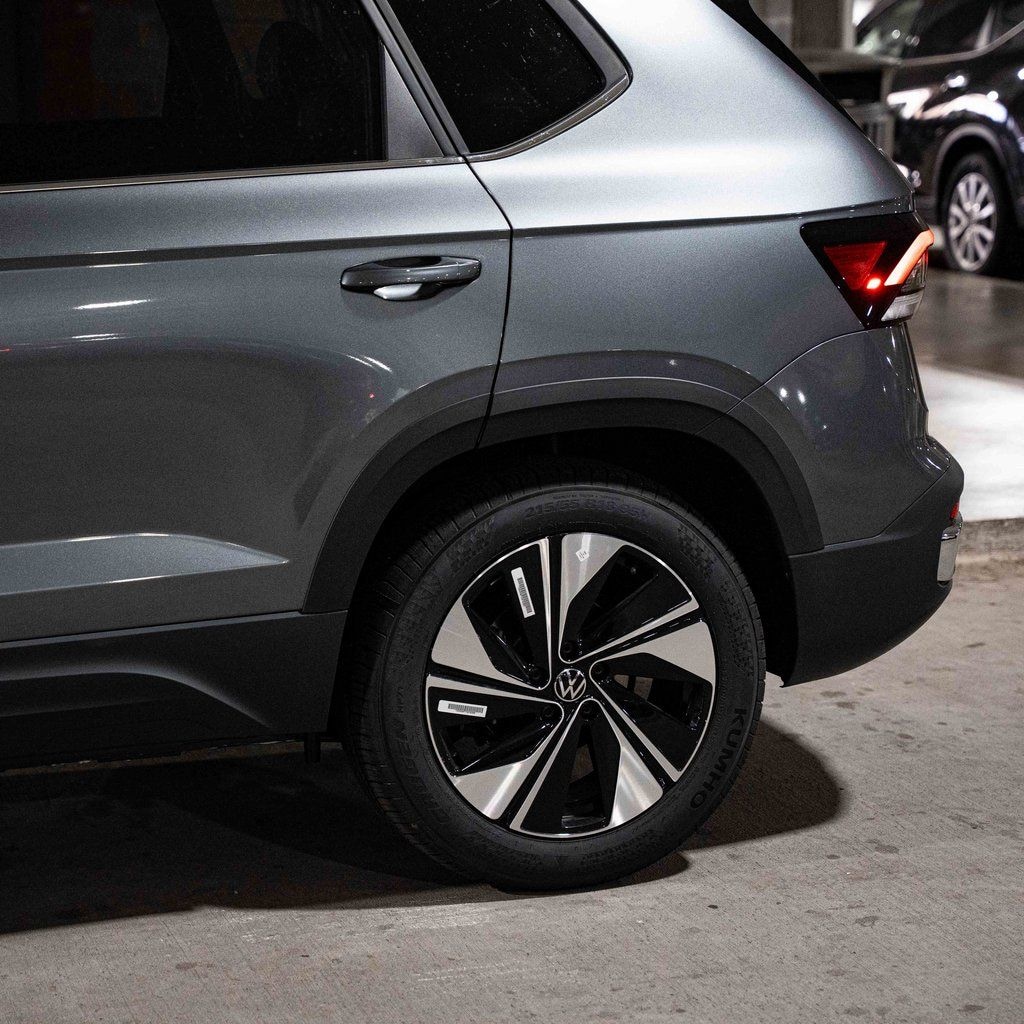 New 2026 Volkswagen Taos 1.5T SE SUV