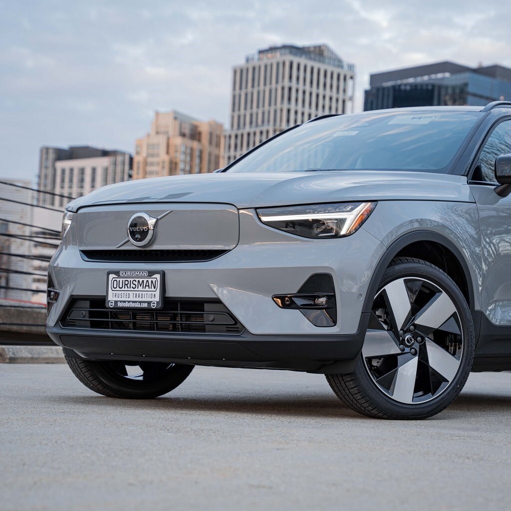 New 2026 Volvo EX40 Twin Motor Plus SUV