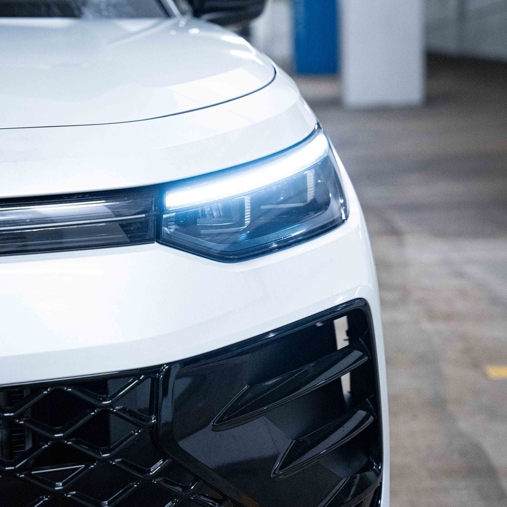 New 2026 Volkswagen Tiguan 2.0T SE R-Line Black SUV