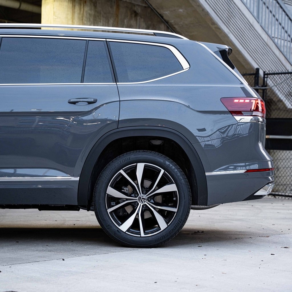 New 2026 Volkswagen Atlas 2.0T SEL Premium R-Line SUV