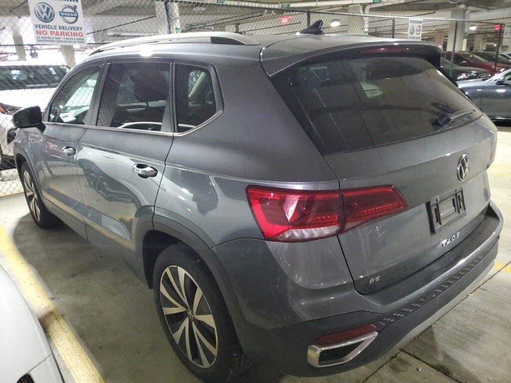2023 Volkswagen Taos SE photo 4