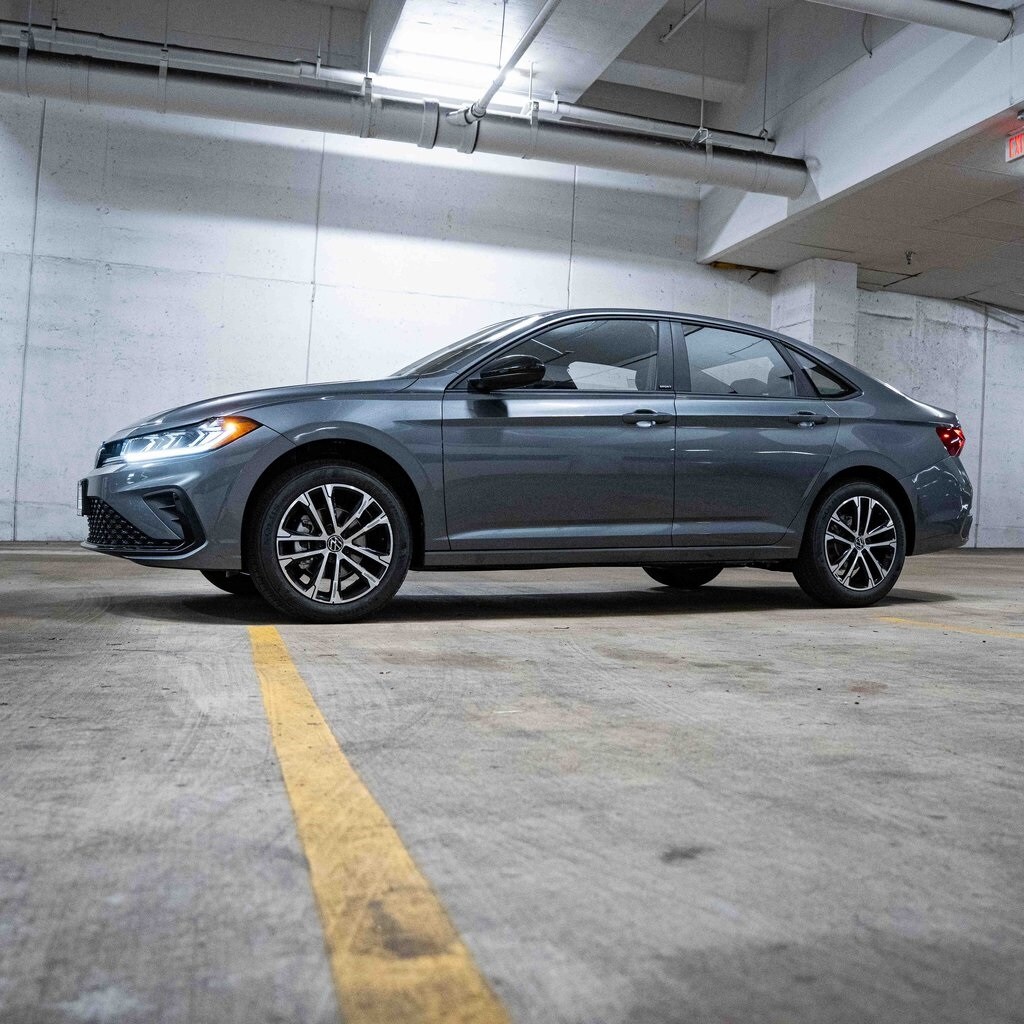 2026 Volkswagen Jetta 1.5T Sport photo 3