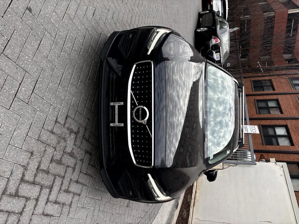 2023 Volvo V60 Cross Country Plus's photo