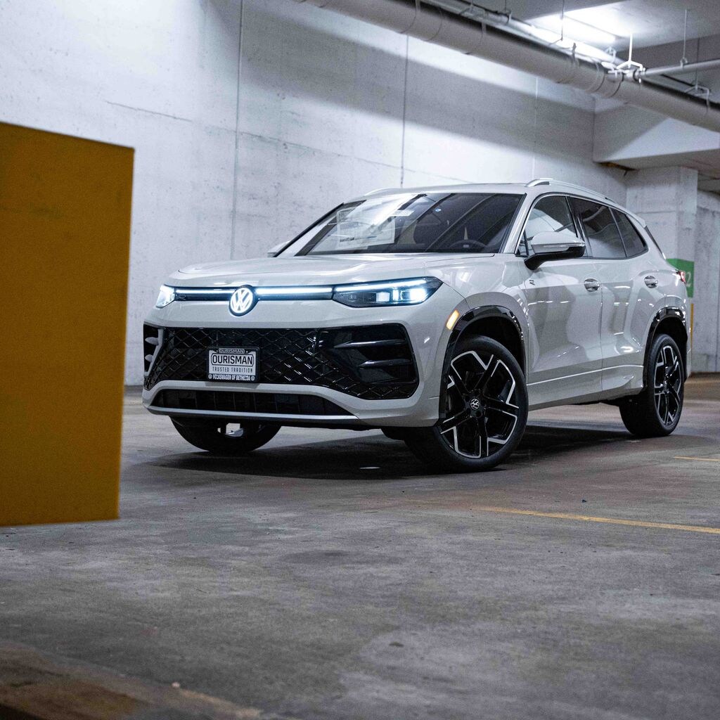 New 2026 Volkswagen Tiguan SEL R-Line Turbo SUV