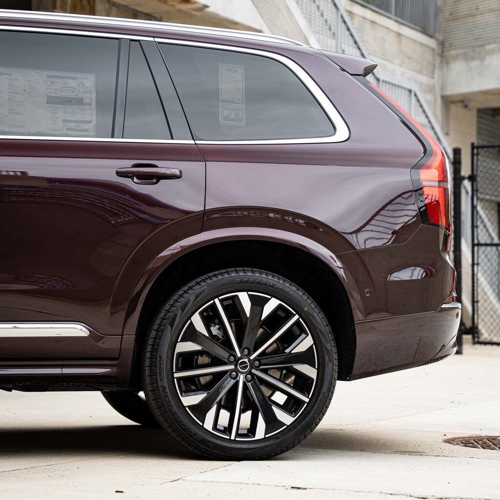 New 2025 Volvo XC90 plug-in hybrid T8 (2025.5) Plus 7-Seater SUV