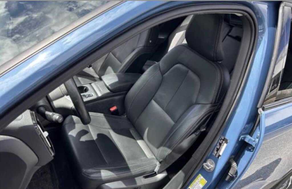 Used 2024 Volvo XC40 B5 Core SUV