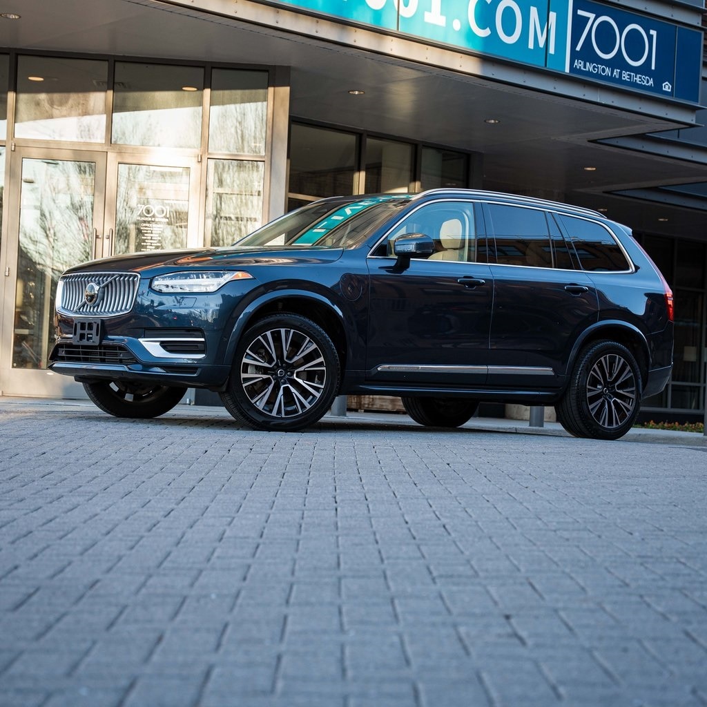 2024 Volvo XC90 Plus's photo