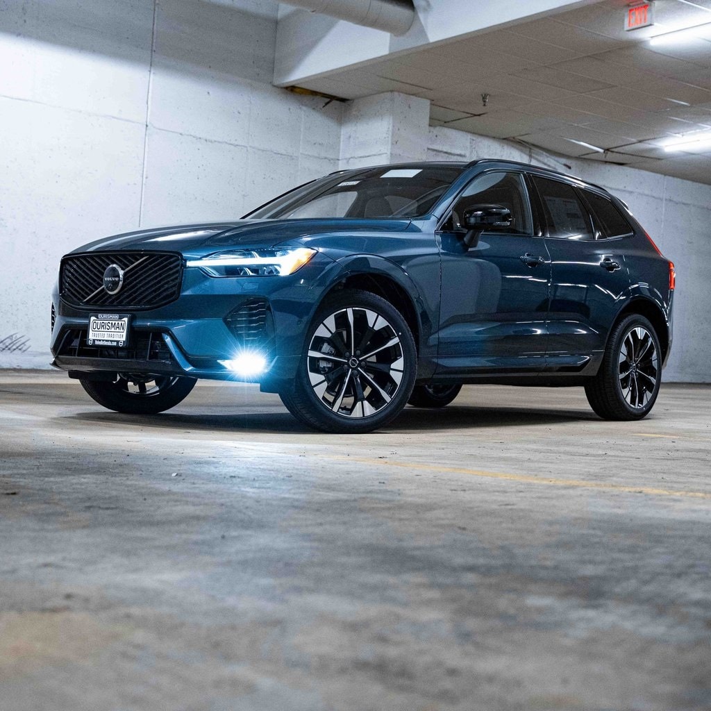 2026 Volvo XC60 Plus's photo