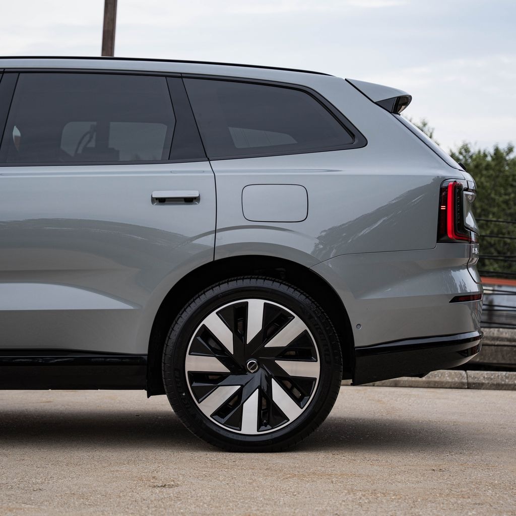Certified 2025 Volvo EX90 Twin Motor Ultra SUV