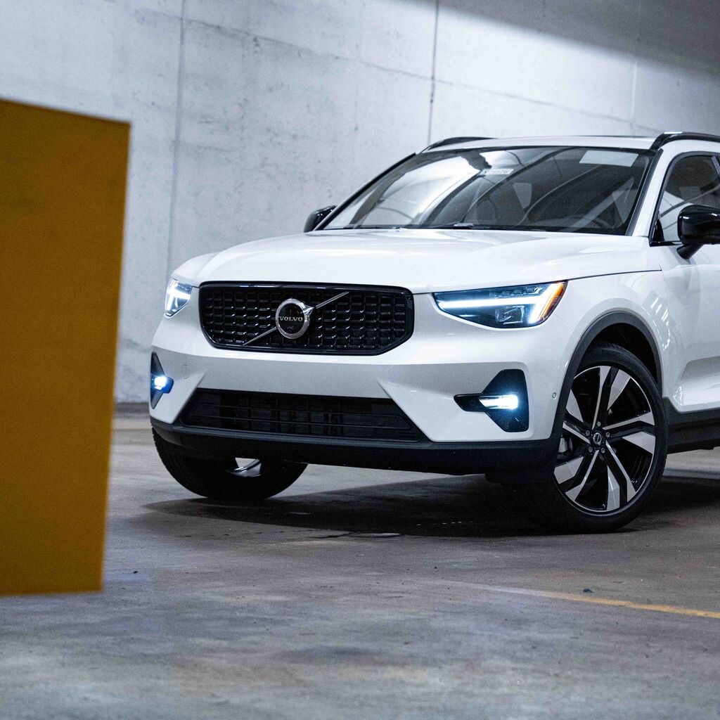 New 2026 Volvo XC40 B5 Plus SUV