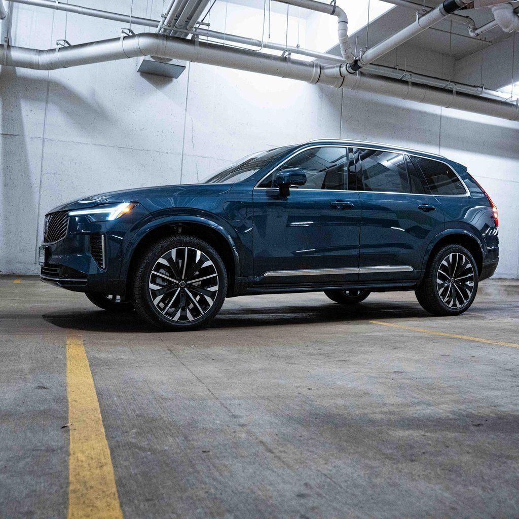 New 2026 Volvo XC90 plug-in hybrid T8 Ultra 7-Seater SUV