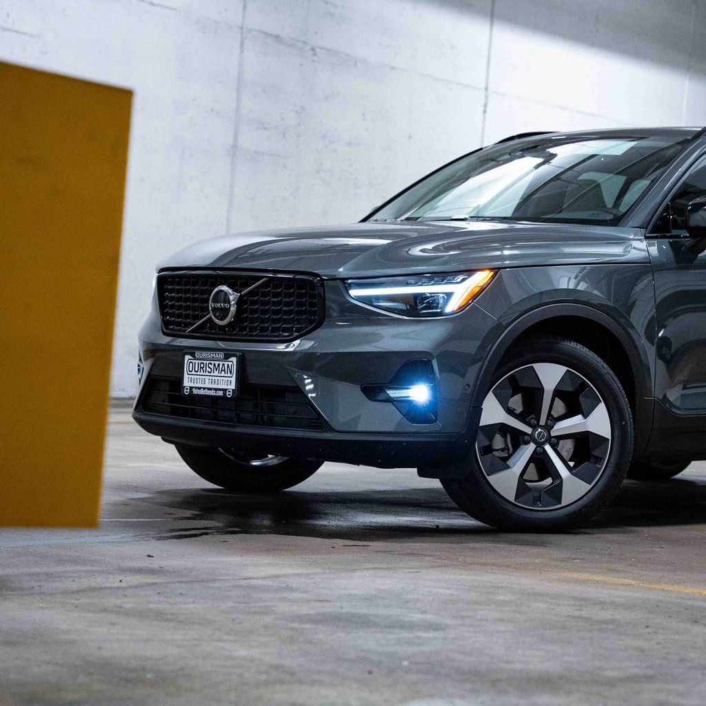 New 2026 Volvo XC40 B4 Plus SUV