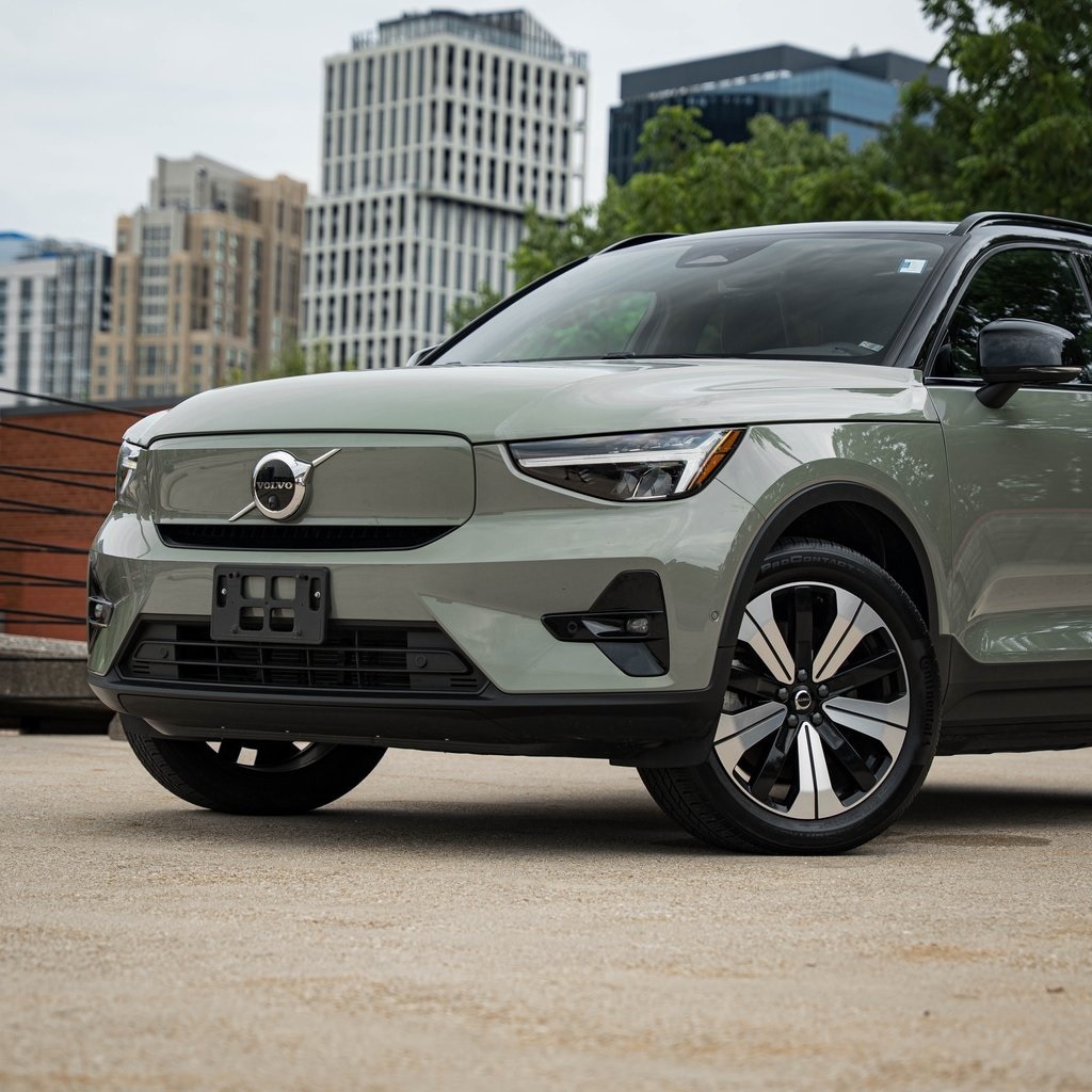Used 2023 Volvo XC40 Plus with VIN YV4ED3UL6P2106674 for sale in Bethesda, MD