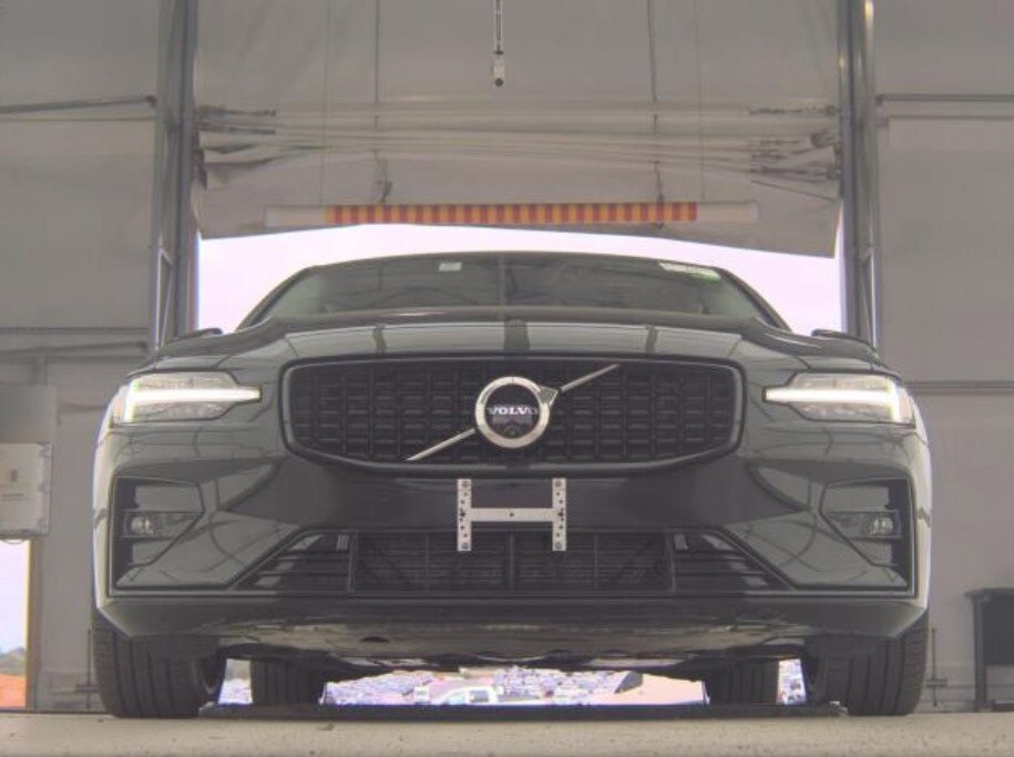 2025 Volvo S60 B5 Plus AWD photo 3