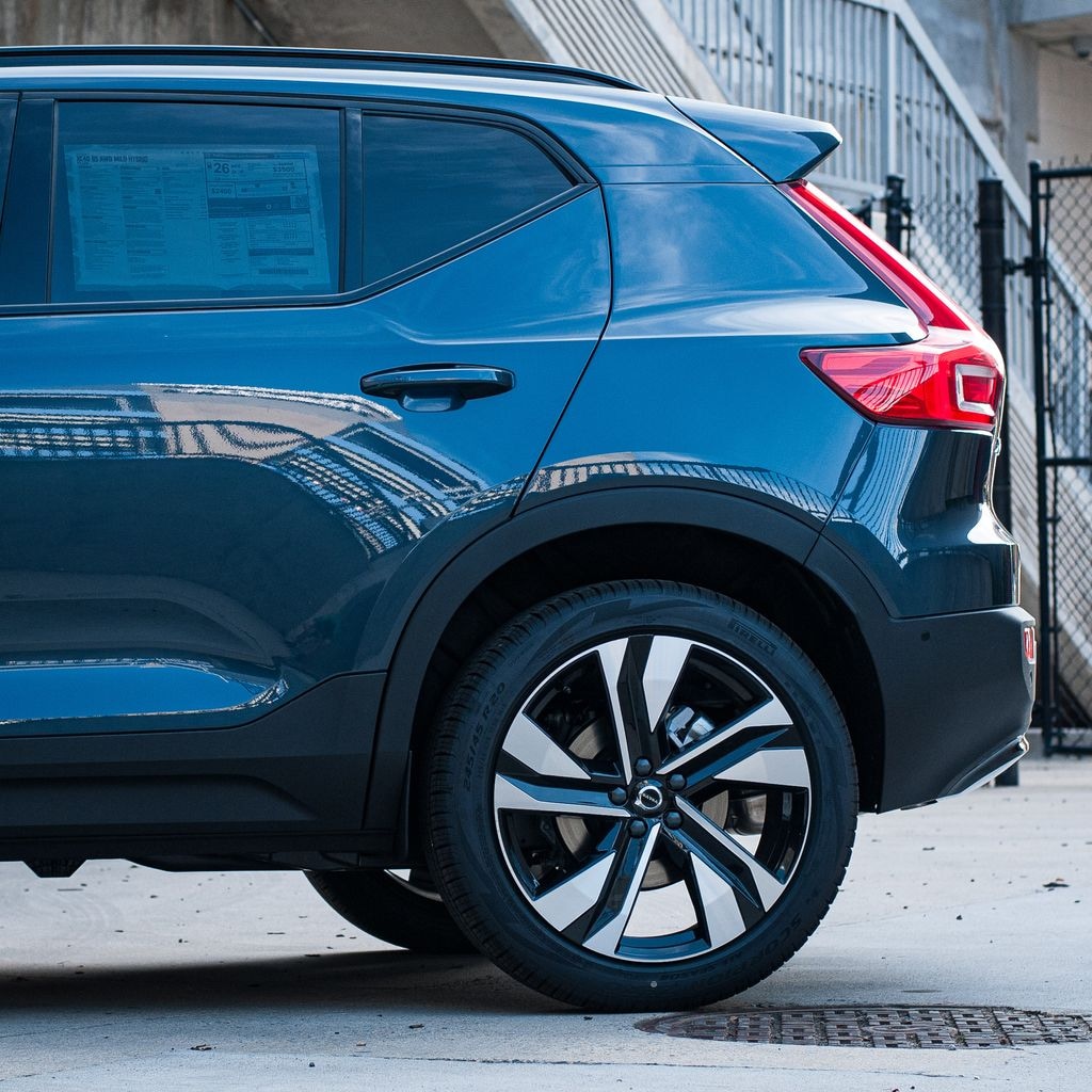 New 2026 Volvo XC40 B5 Plus SUV