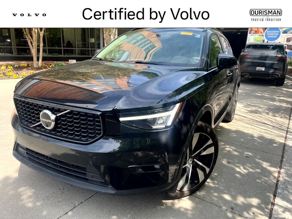 Used 2023 Volvo XC40 B5 Plus Dark Theme SUV