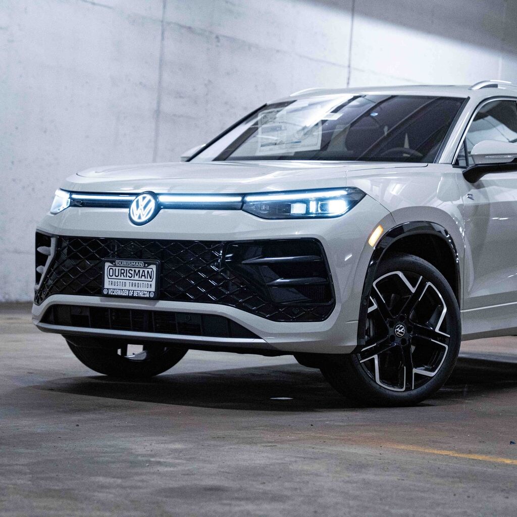 New 2026 Volkswagen Tiguan SEL R-Line Turbo SUV