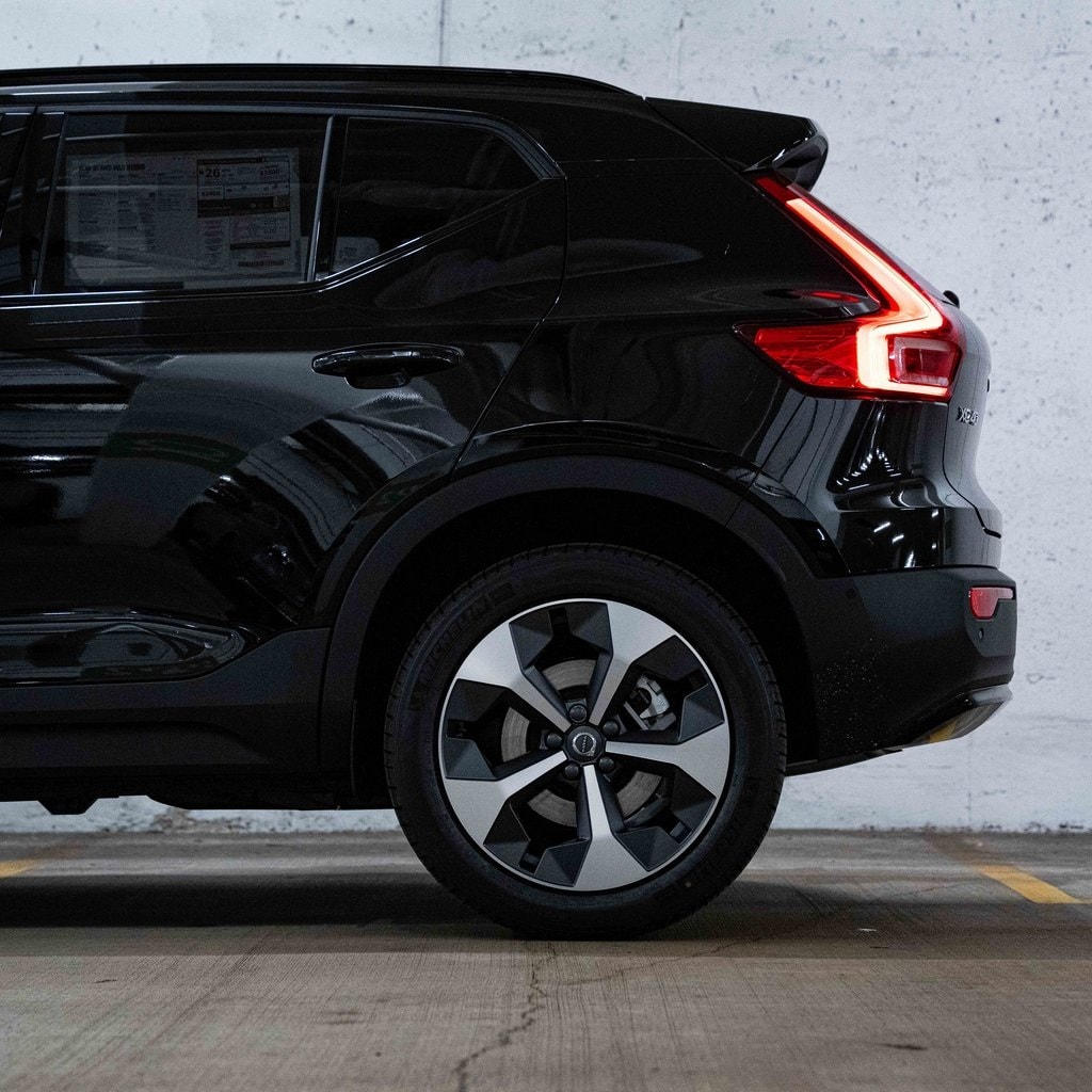 New 2026 Volvo XC40 B5 Plus SUV